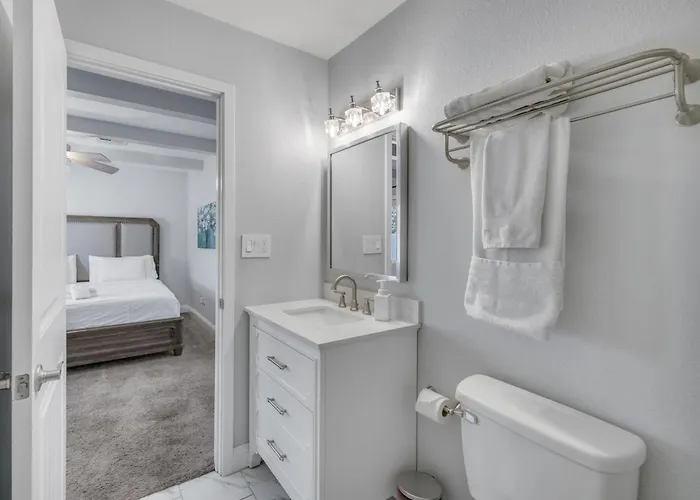 Exclusive In Glendale